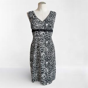 Connected Apparel Black White Floral V-Neck Sheath Dress Size 14
